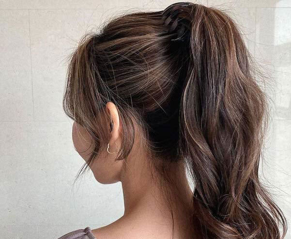 13 Claw-Clip Hairstyles That Are Easy yet Chic | Who What Wear